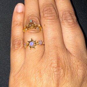 DISNEY
Cinderella Carriage Ring - Size 4.5
Tangled Corona’s Crest Sun - 4.5